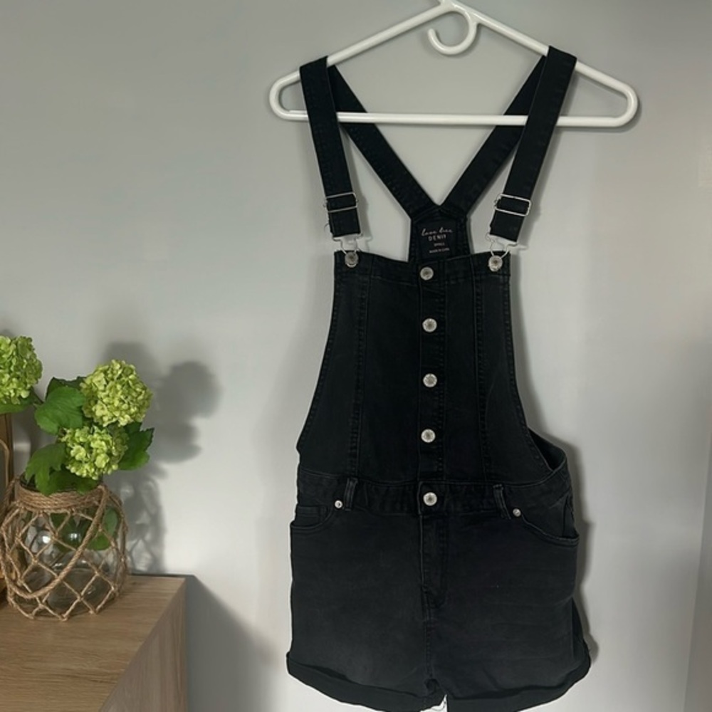 Black Love Tree Denim Overalls black size small shorts